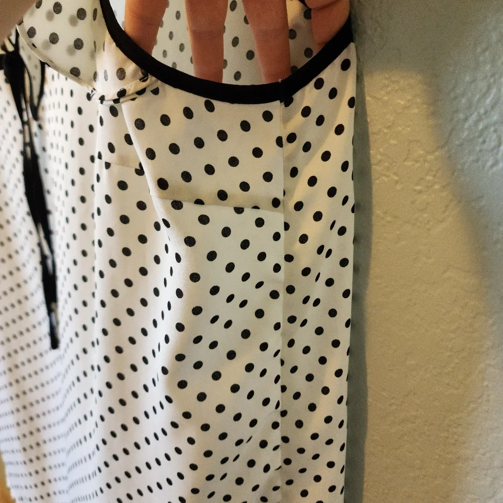 Torrid - 3X - White and Black Polka Dot Tie Neck - Picture 6 of 10